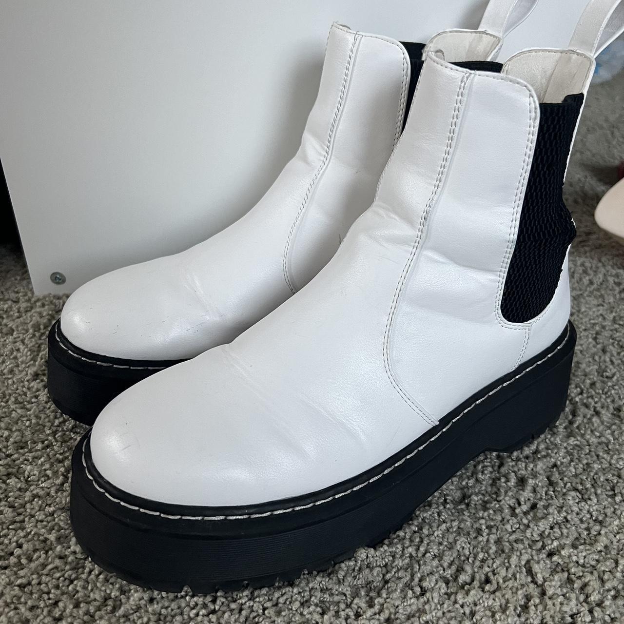 Forever 21 outlet platform boots