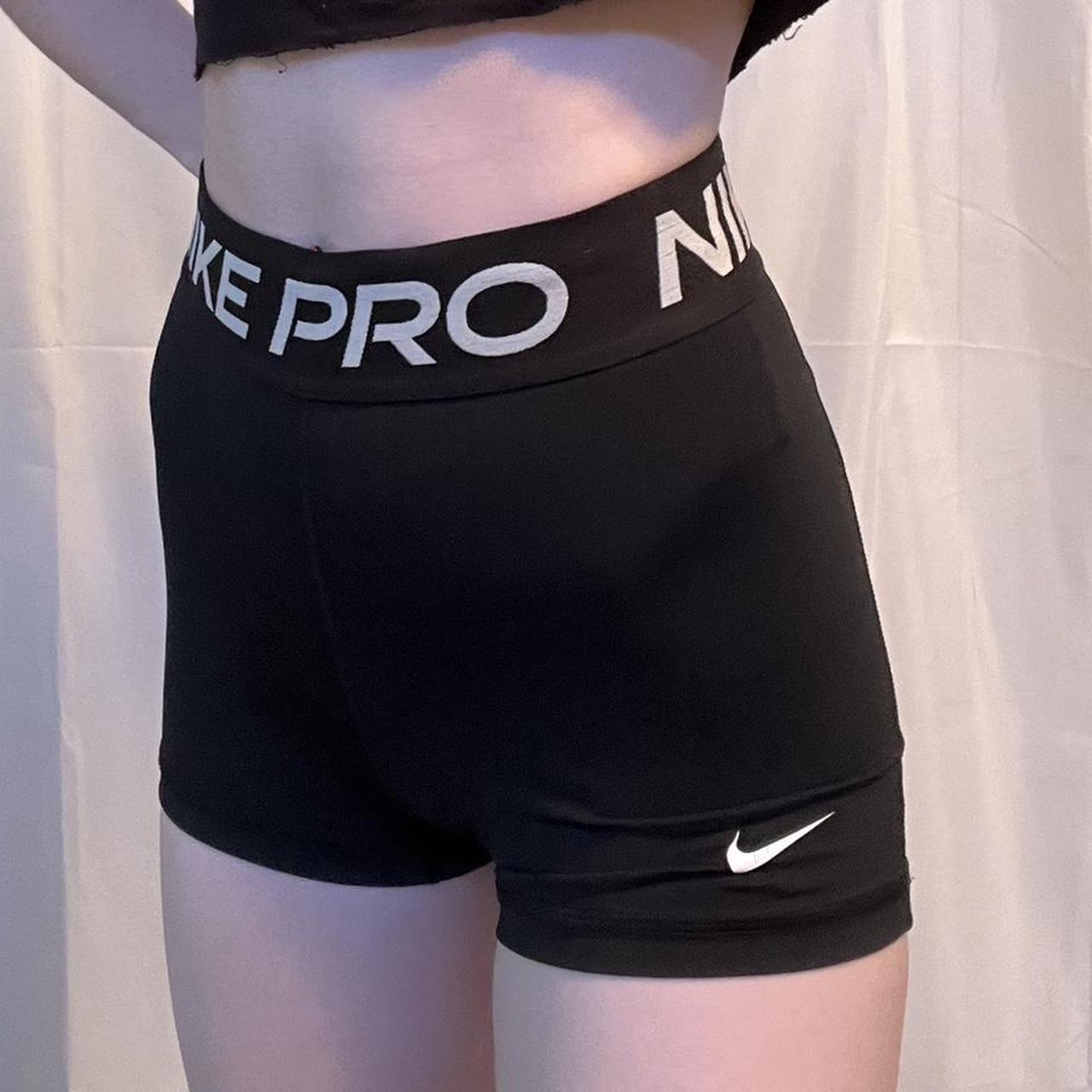 womens shorts nike black