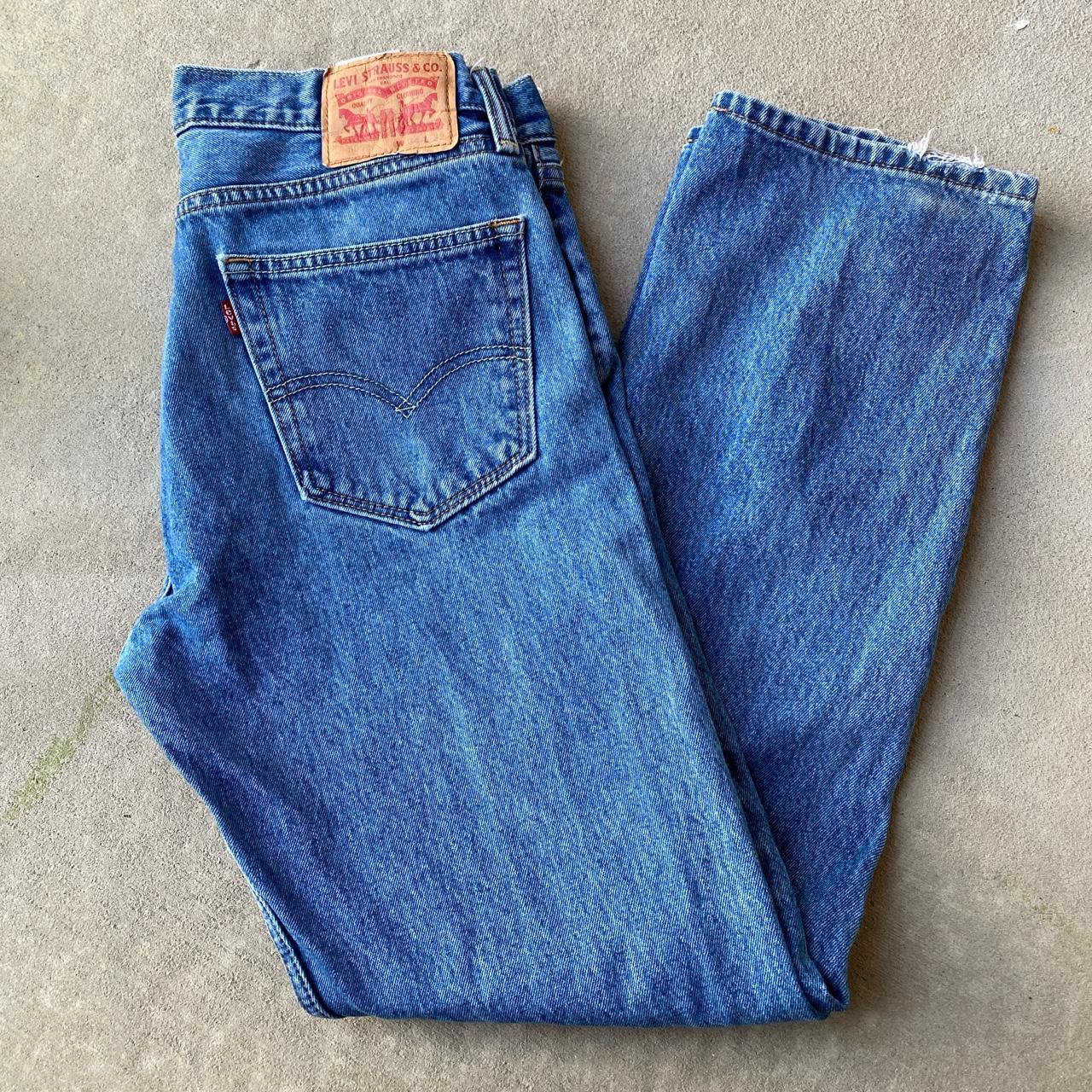 Levi's Men's Blue and Navy Jeans | Depop