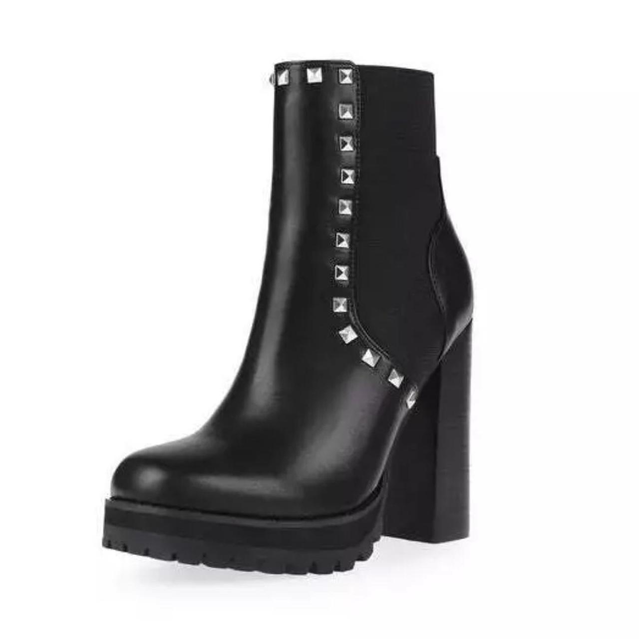 item listed by mayaliza87