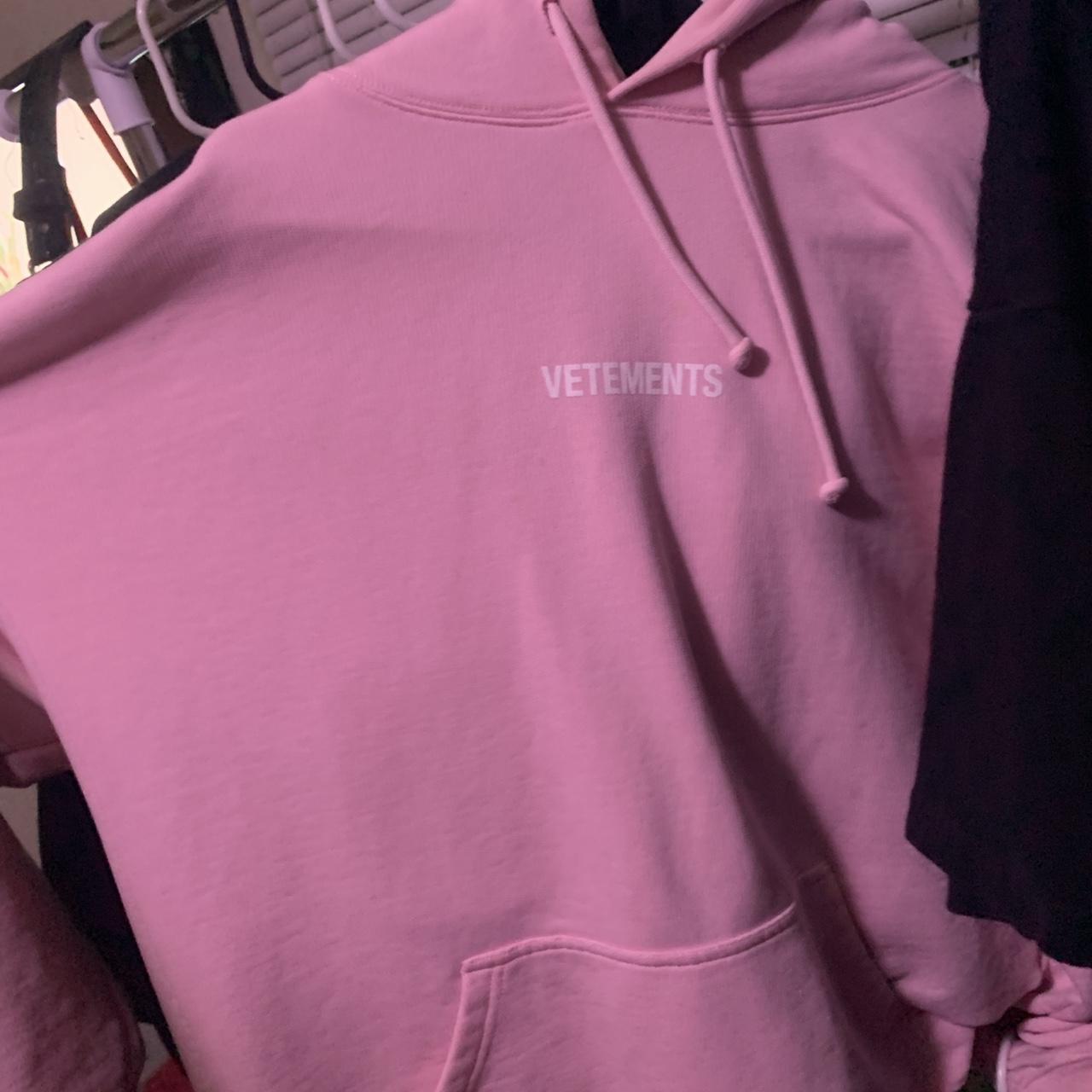 Vetements hotsell hoodie pink