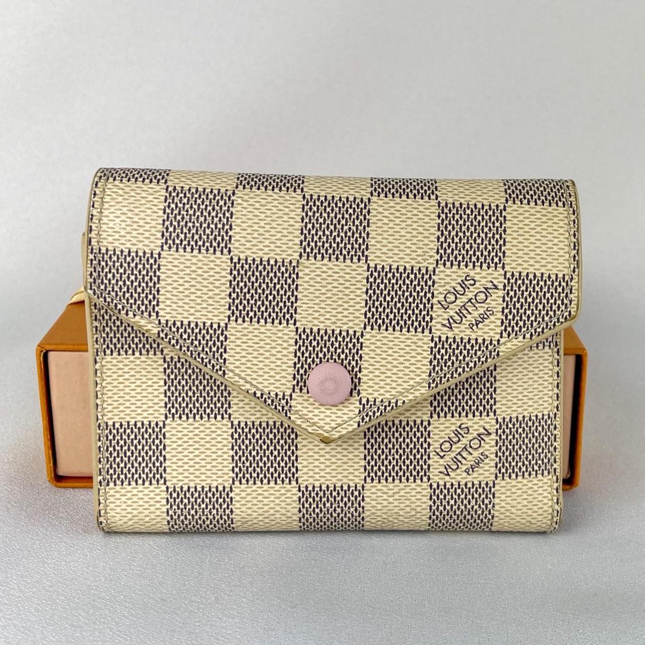 Louis Vuitton vernis coin wallet 🔴 Vintage used, - Depop