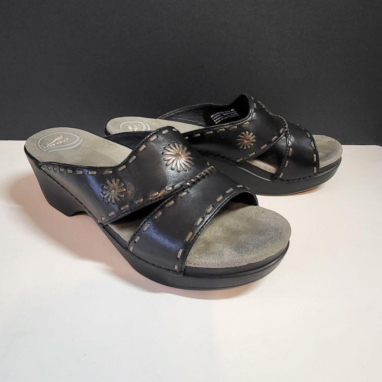 Dansko best sale black sandals