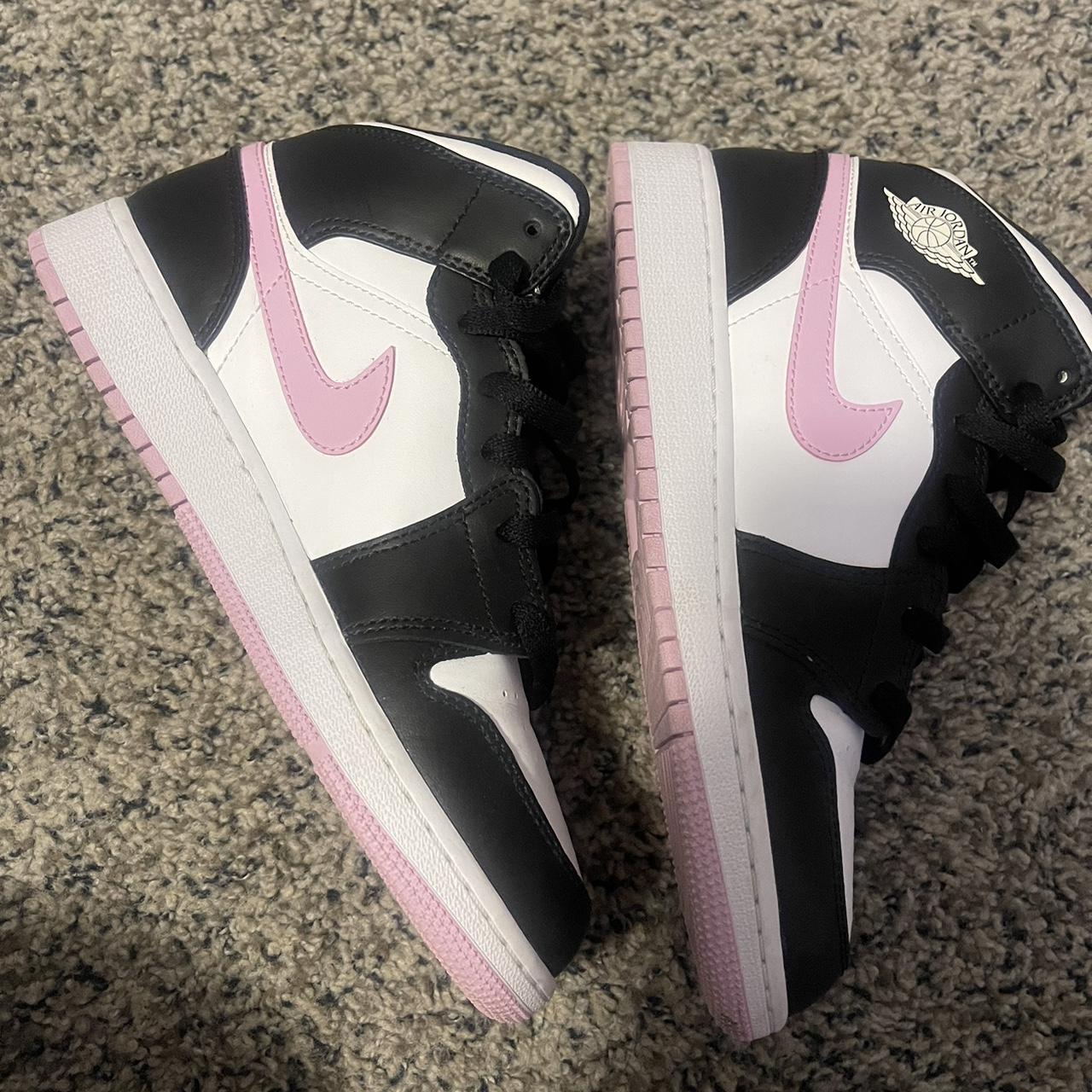 nike jordan pink green