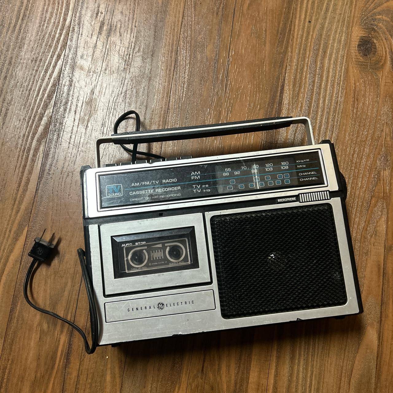 general electric am/fm/tv radio cassette... - Depop