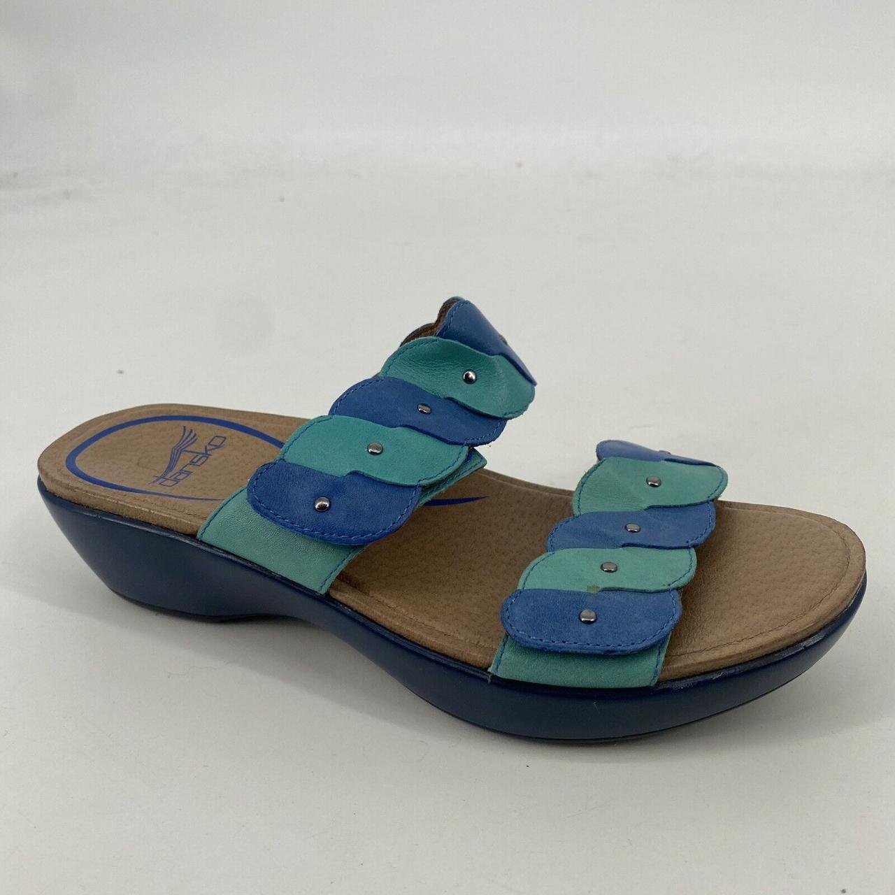 Dansko flip best sale flops sale