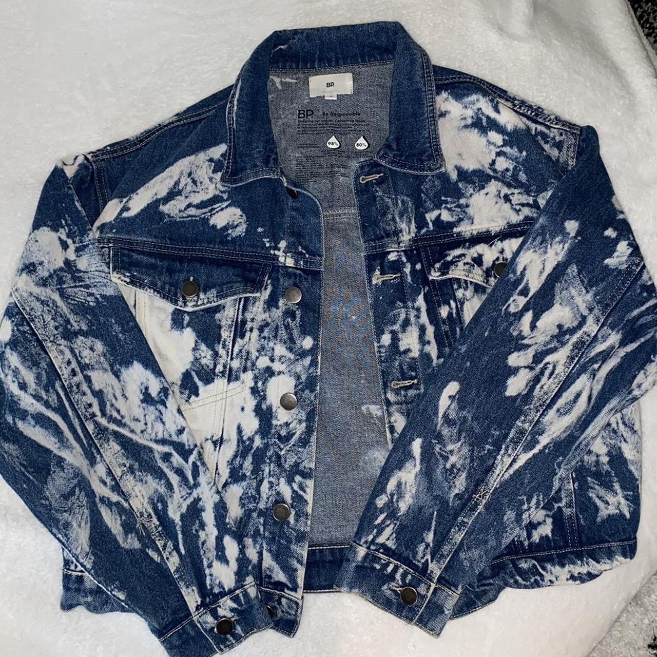 So cute marble white & blue wash denim jacket from... - Depop