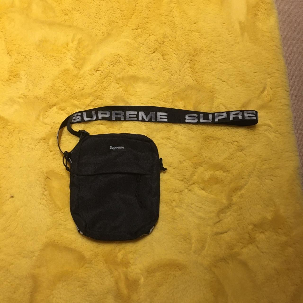 Fake supreme hotsell shoulder bag ss18