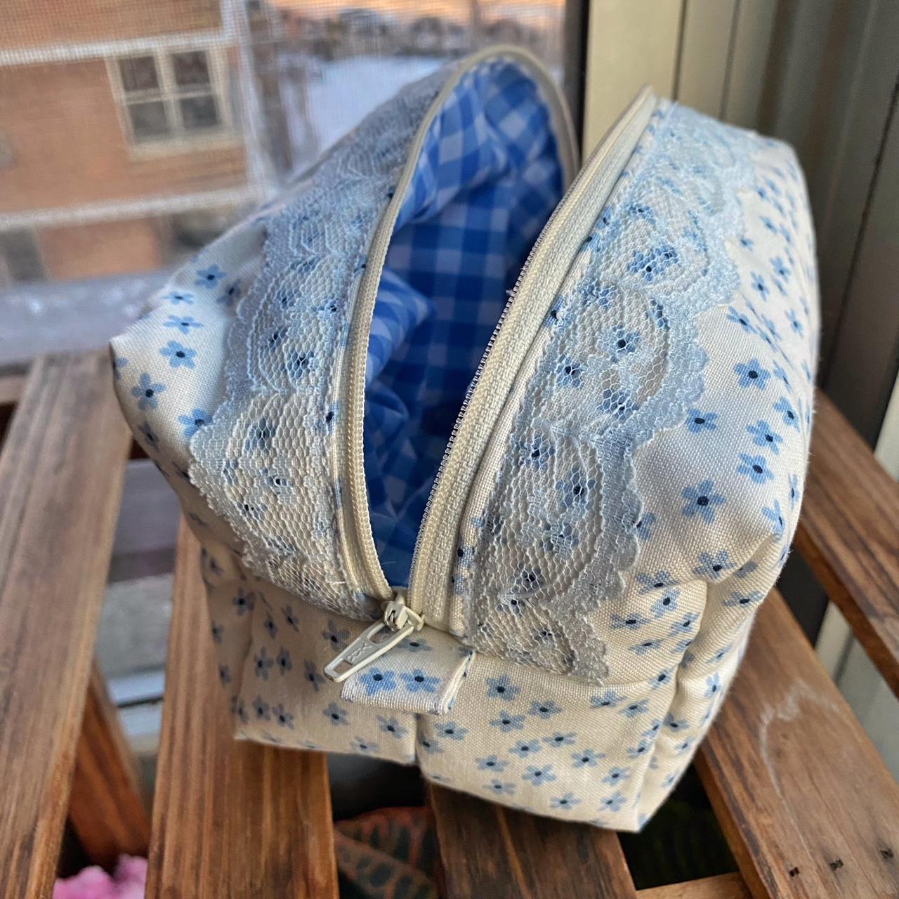 blue calico floral lace makeup pouch bag 🏄🏻‍♀️