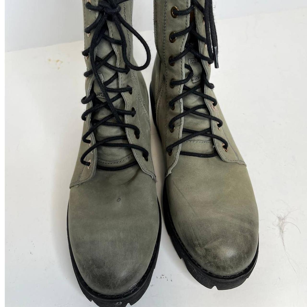 Women's Green and Black Boots | Depop