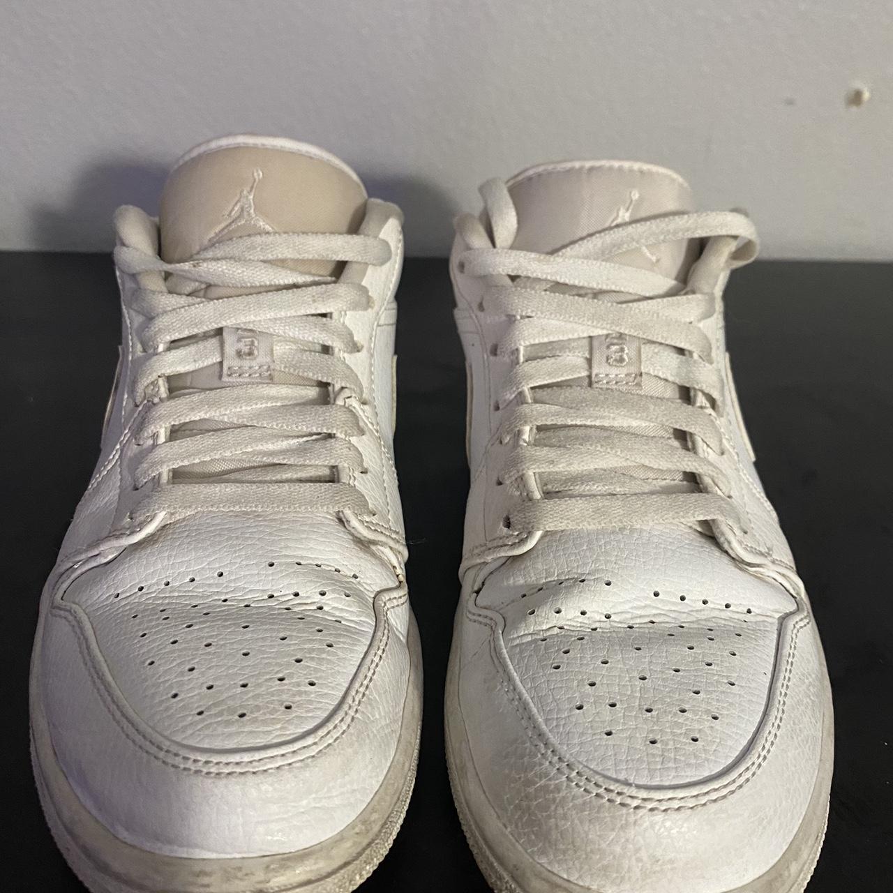 womens white jordan shoes