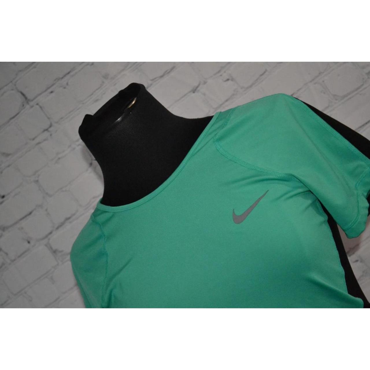 Nike Women's T-Shirt - Green - M