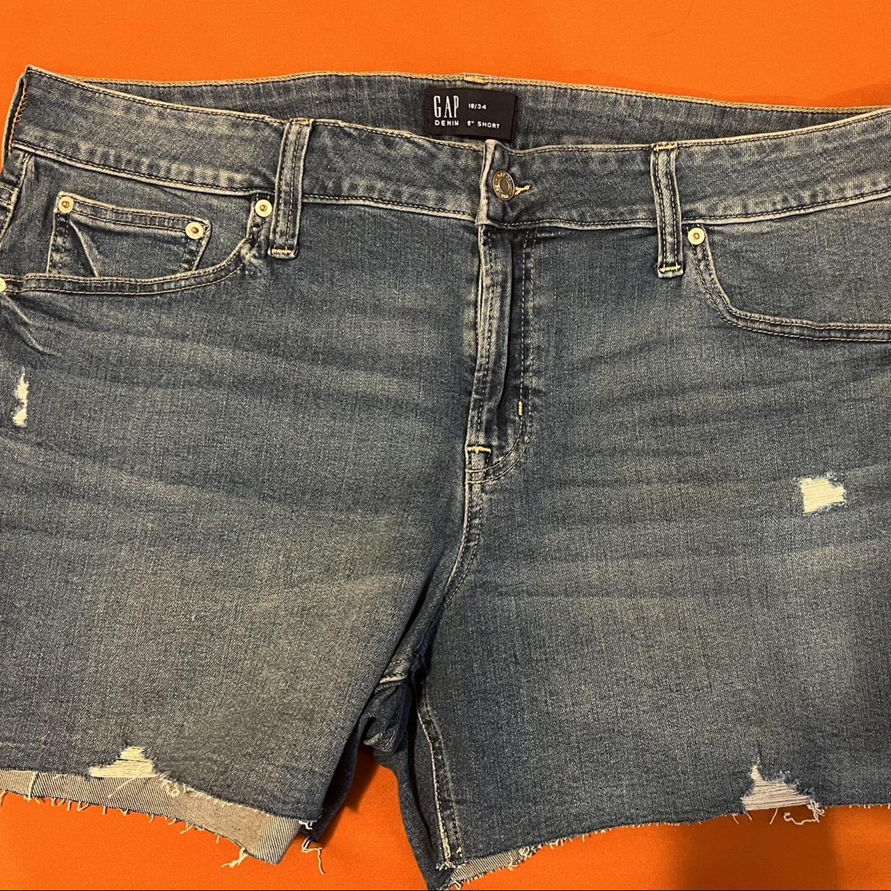 Gap Women's Shorts Depop