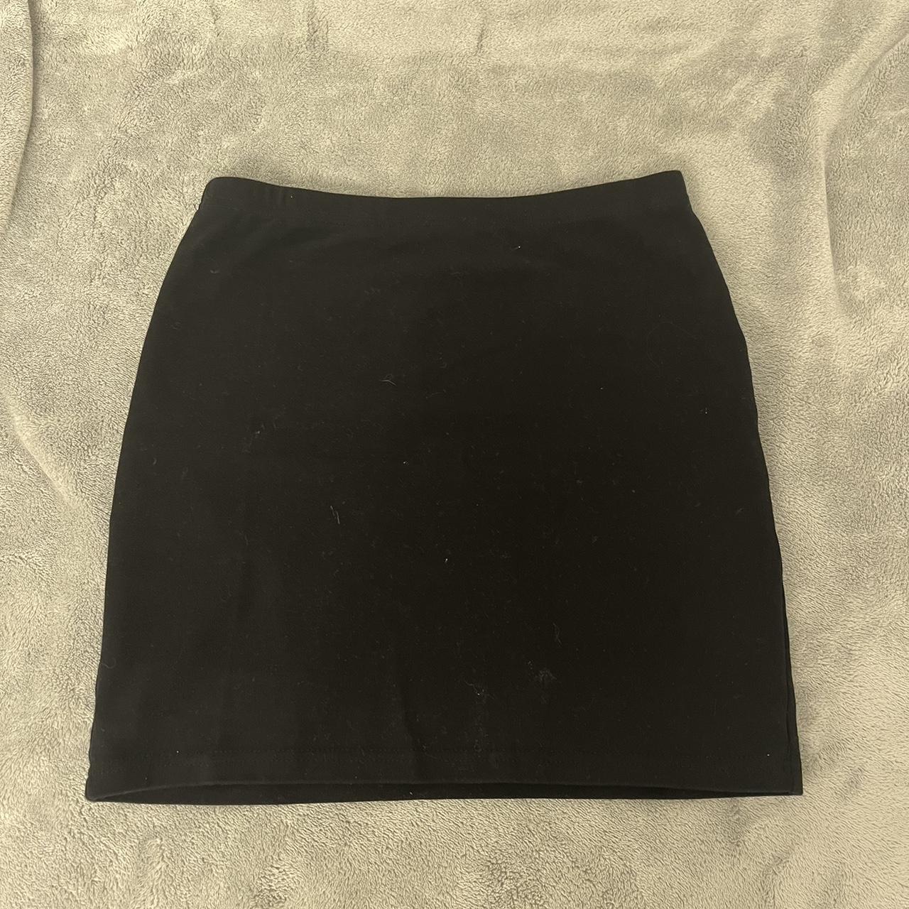 simple black mini skirt - Depop