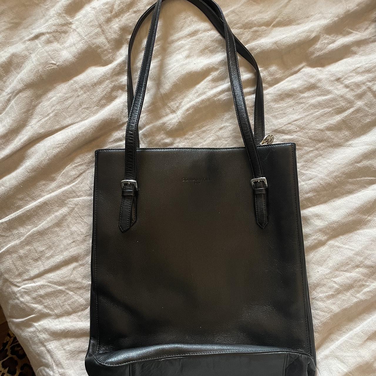 Lovely perfect everyday bag in great condition.... - Depop