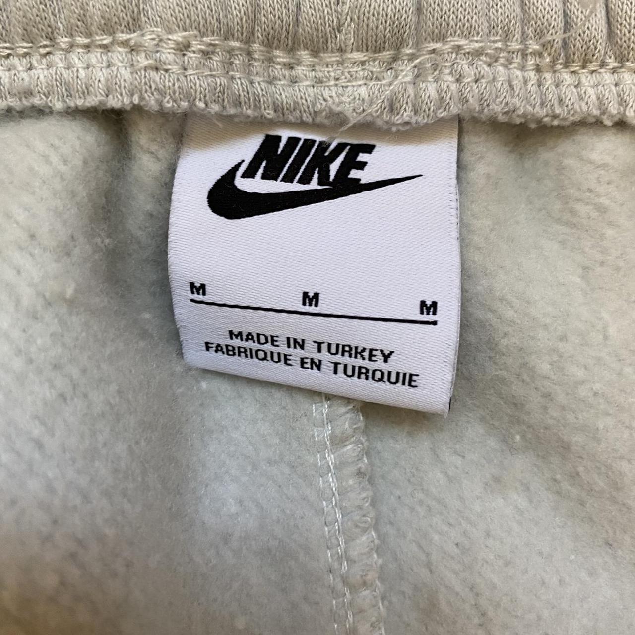 nike club cargo joggers grey