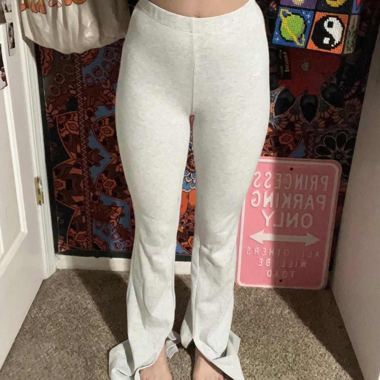 PacSun Women's Grey and White Leggings | Depop