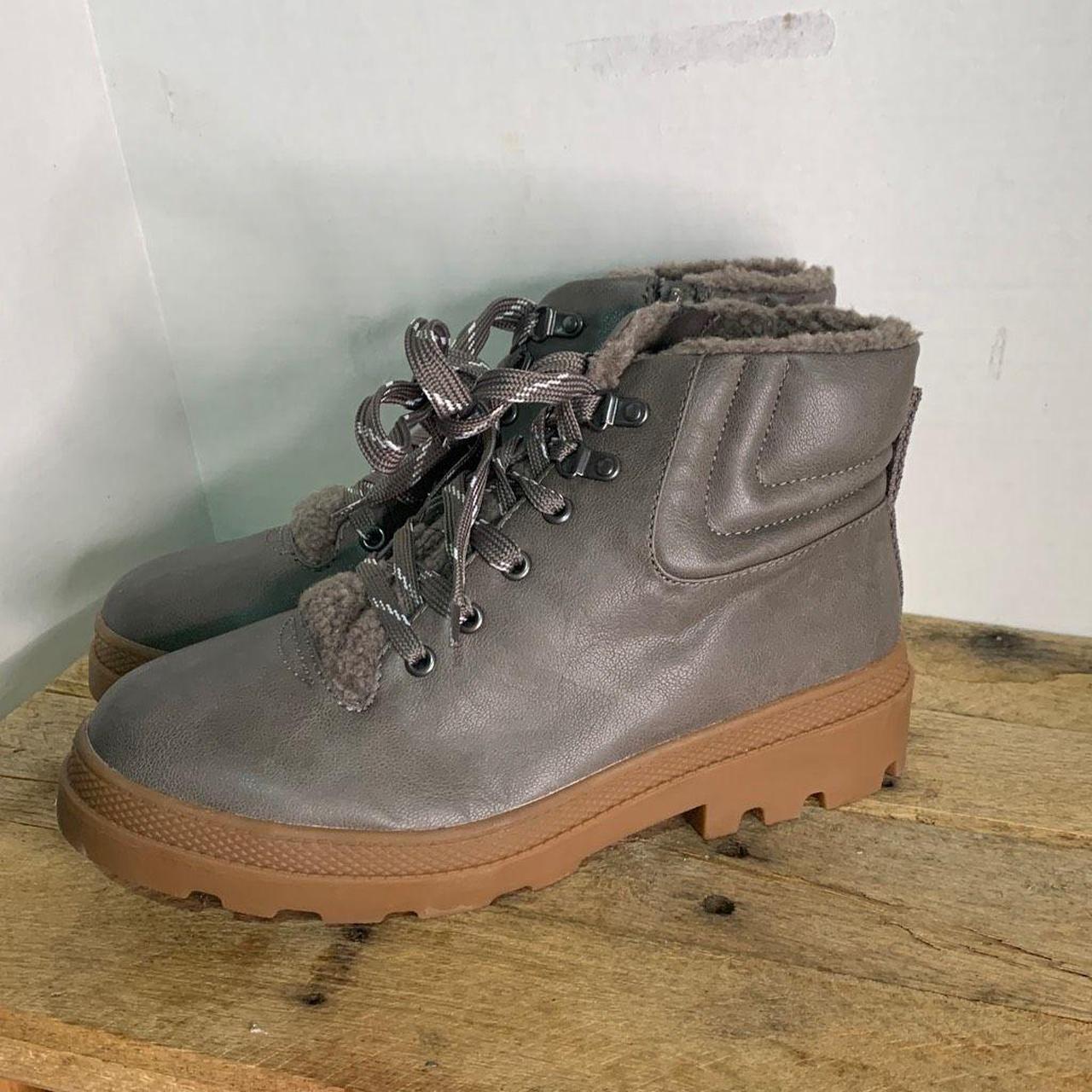 Nostrand rack cheap boots