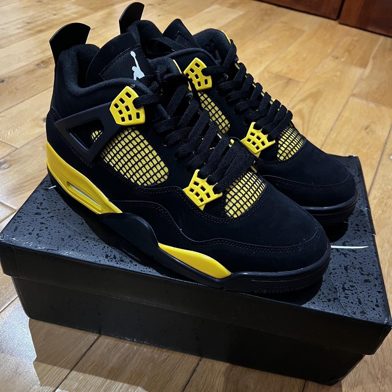 yellow jordan 4