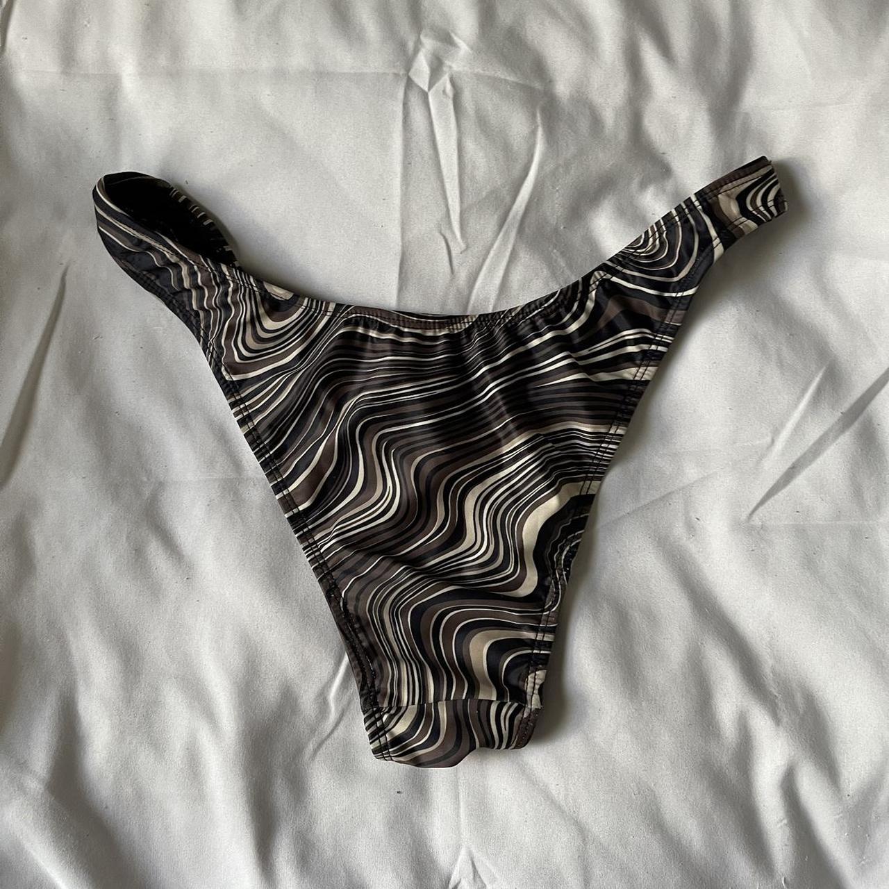 Motel Rocks Bikini Bottom size M, fit slightly... - Depop