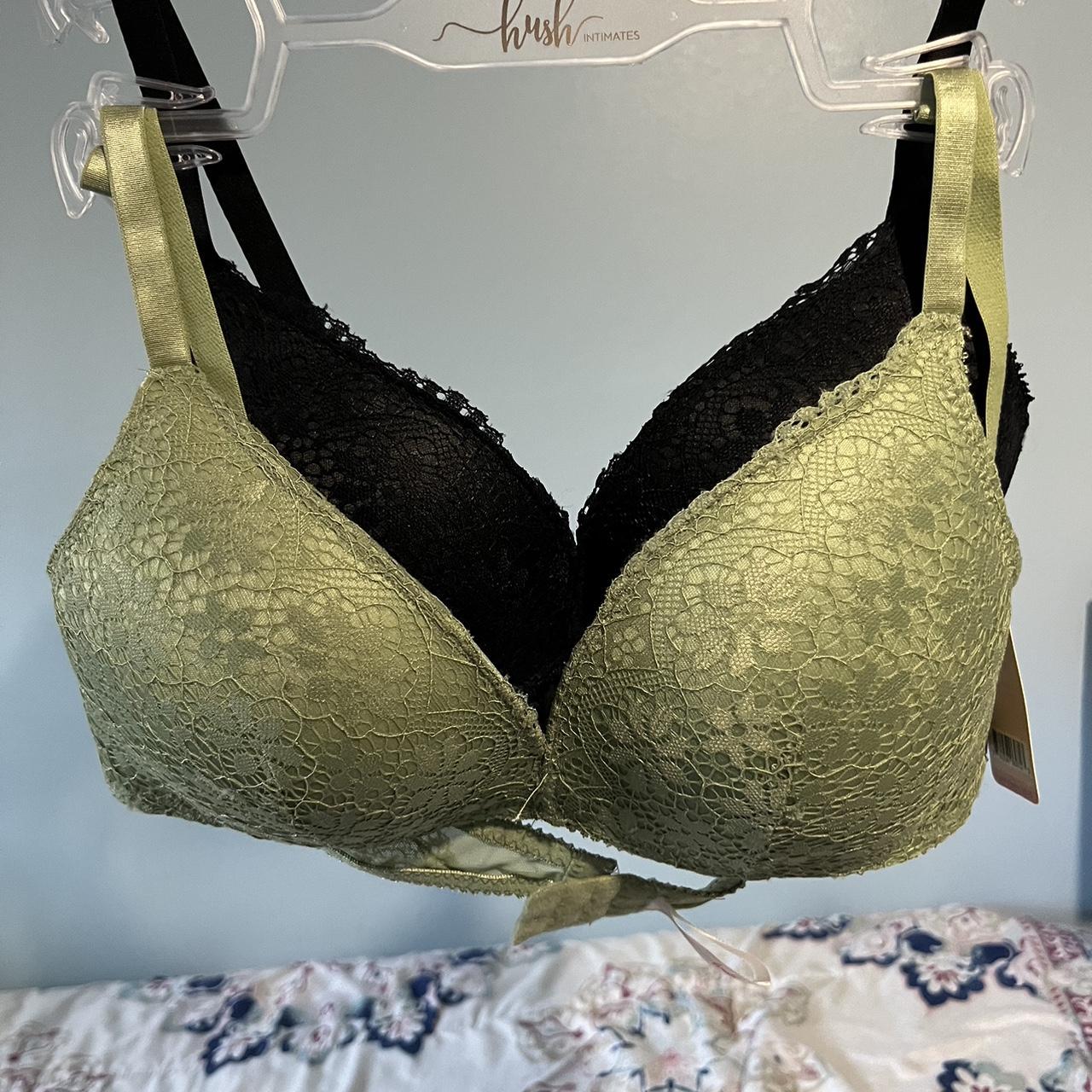 Green and black bra set. Size: 34C Only ever tried - Depop