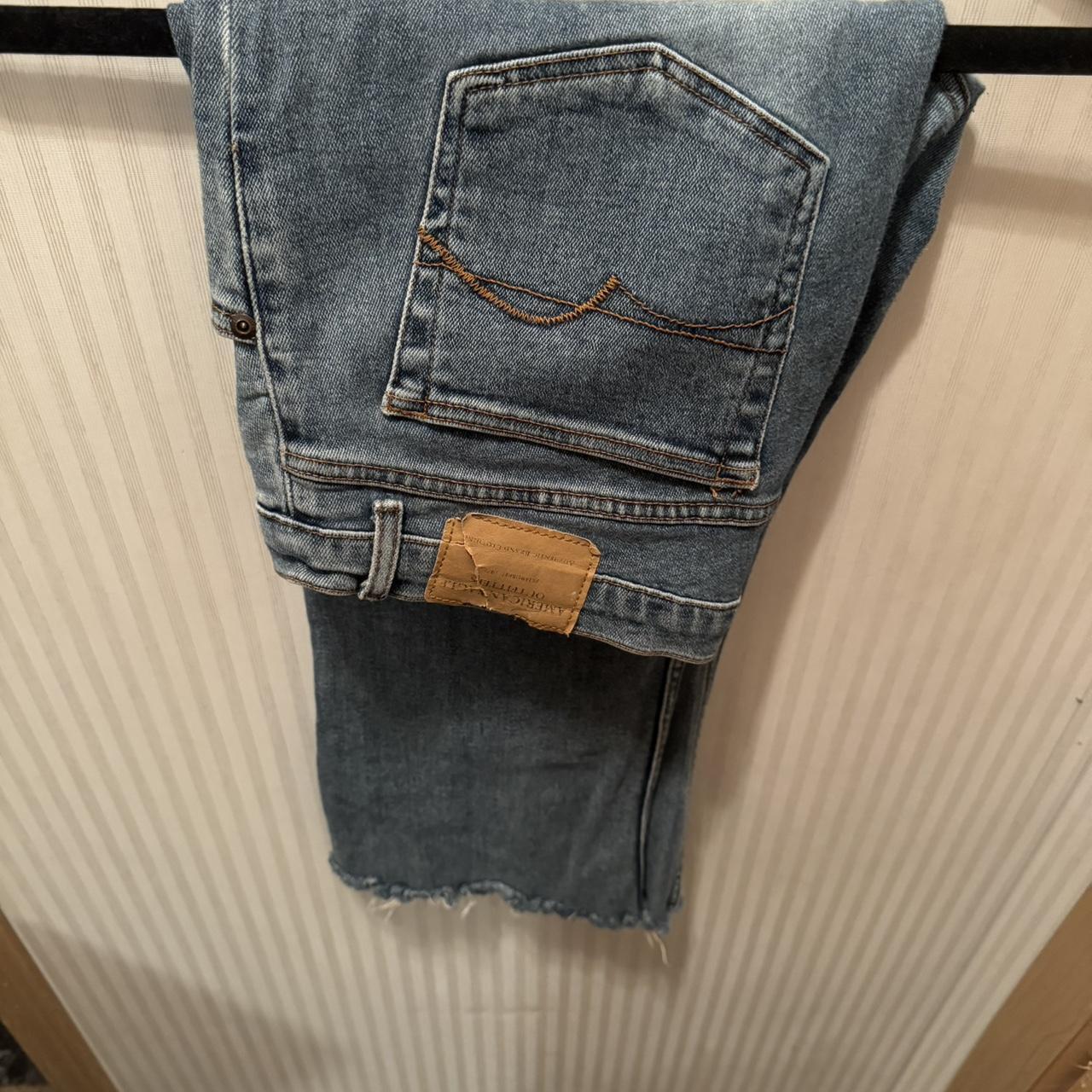 American Eagle cropped jeans - Depop