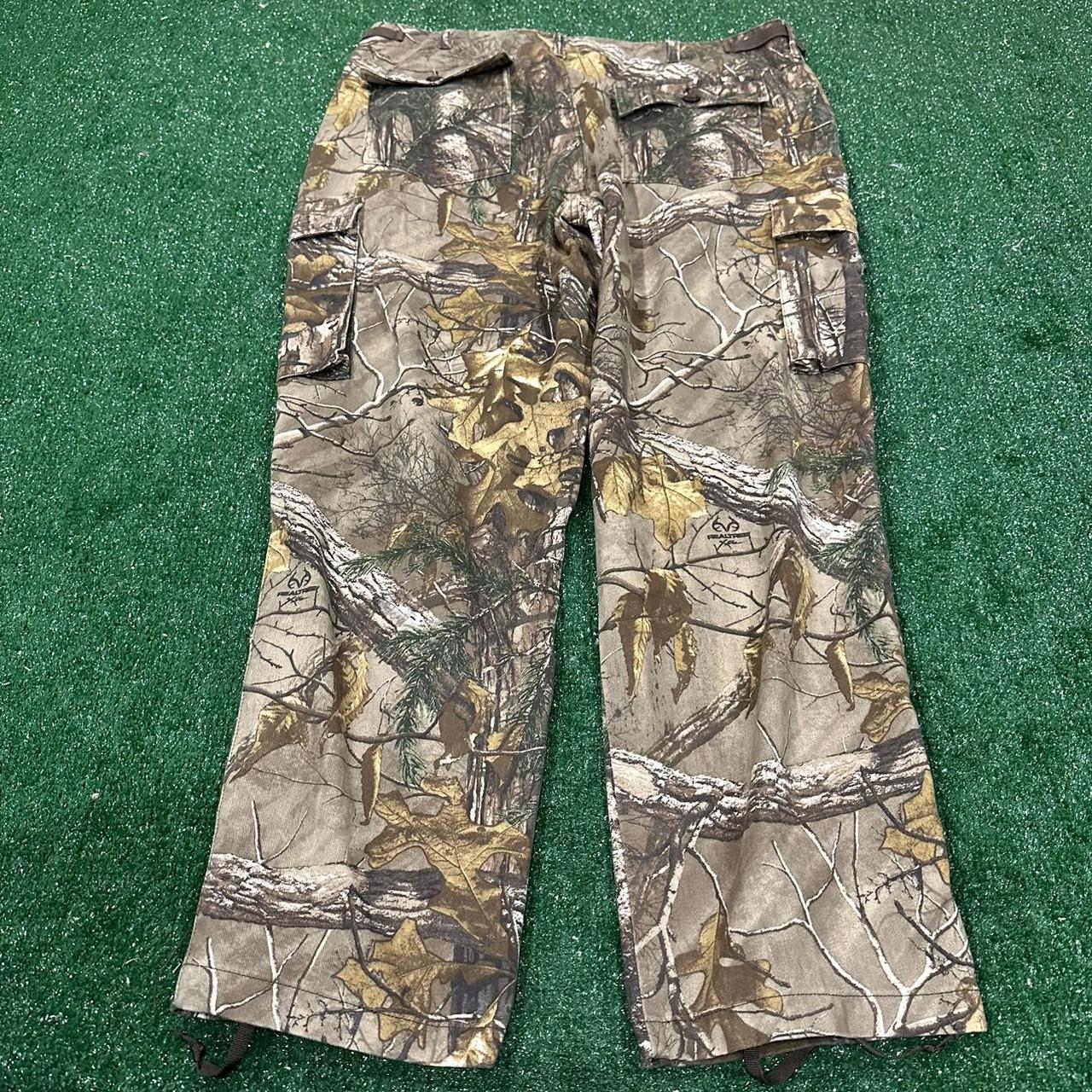 Vintage Camo Realtree Cargo Pants!!! size 42x34 🌳 📦... - Depop