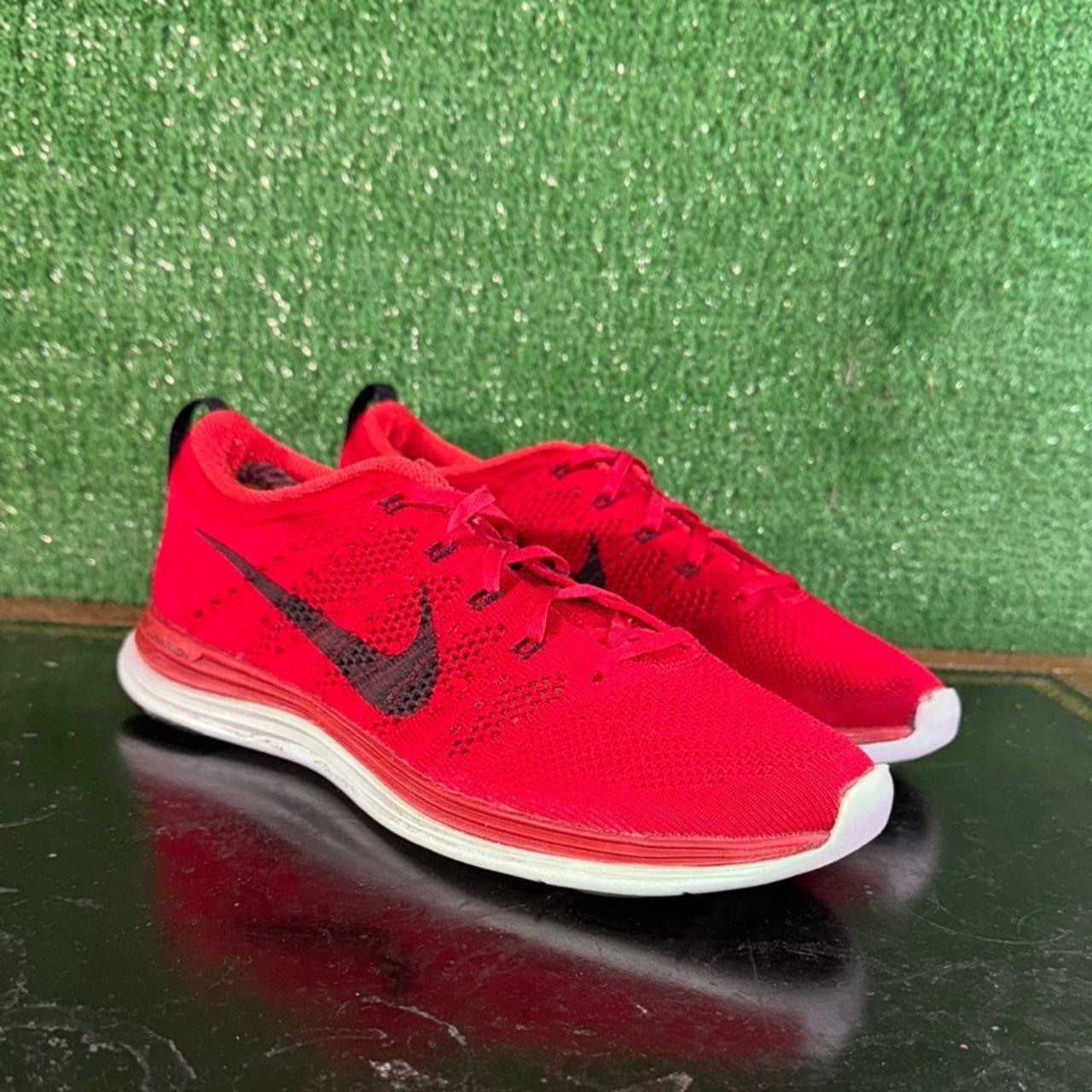 nike flyknit lunar red