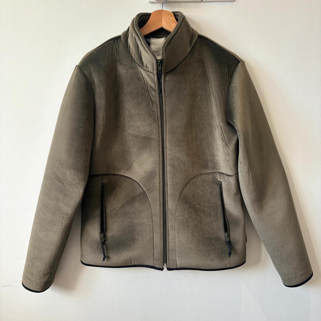 Super old jacket, really difficult to Depop