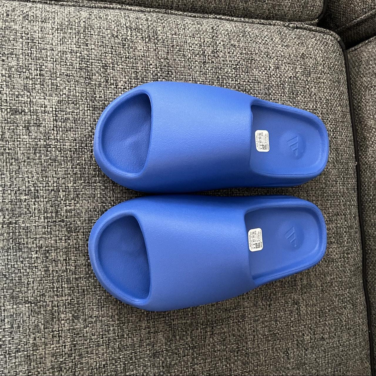 adidas yeezy slide blue