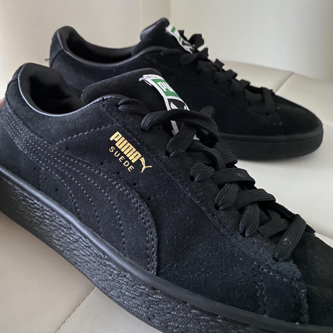 Black suede outlet pumas size 7