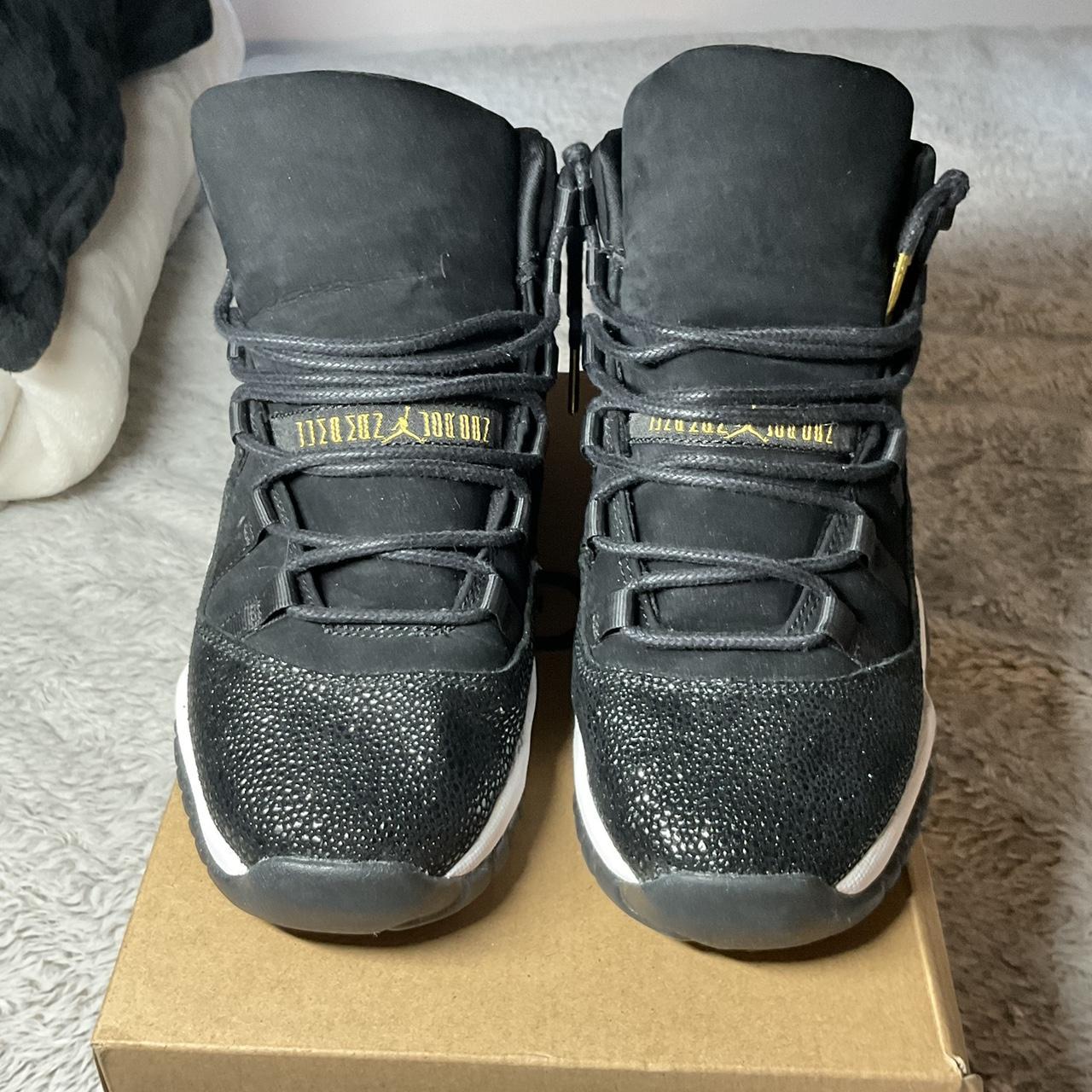 Black sparkly jordans online