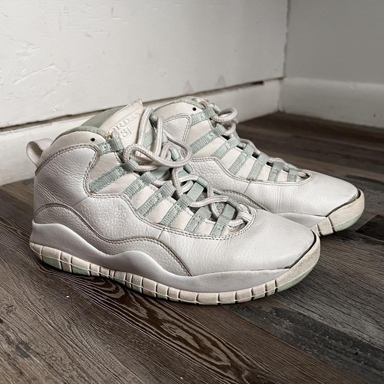 Jordan shoes Still wearable just that it has... Depop