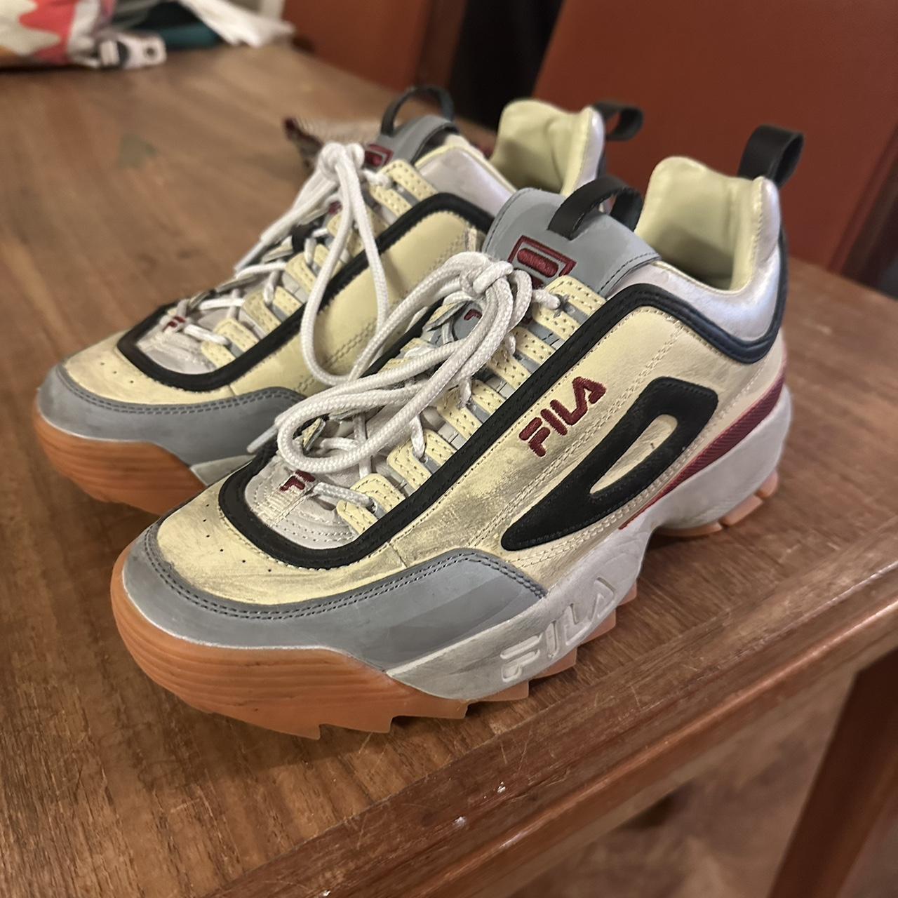 fila distressed disruptor