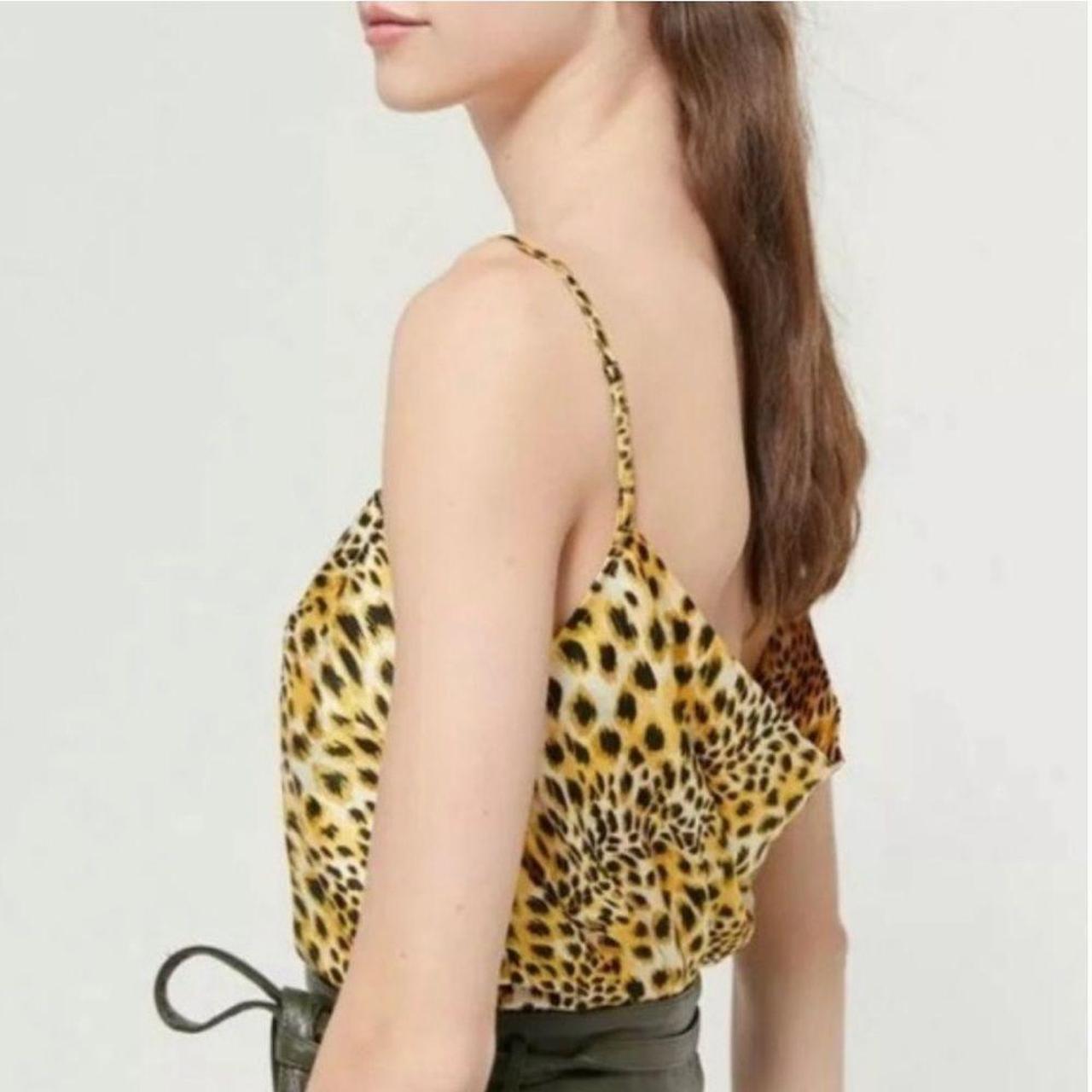 Urban Outfitters Women's Gold and Black Vest (2)