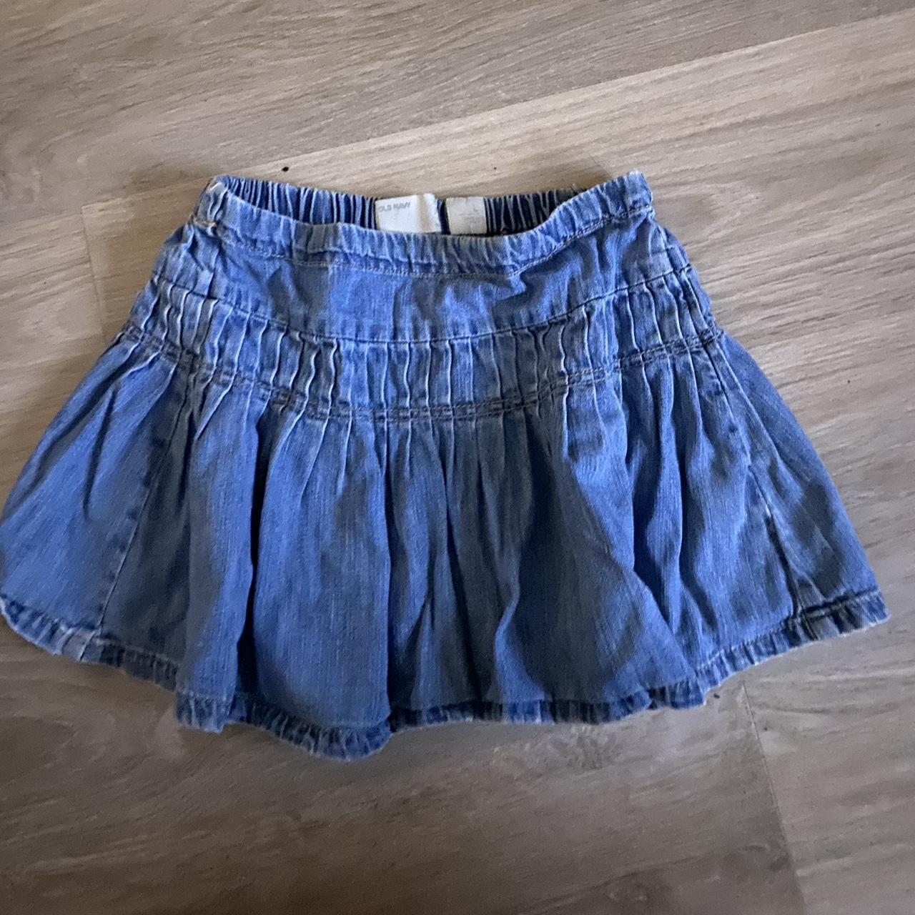 Old Navy Women's Navy Skirt | Depop