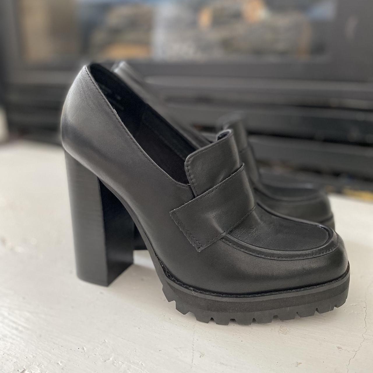 Steve Madden Women's Black Loafers | Depop