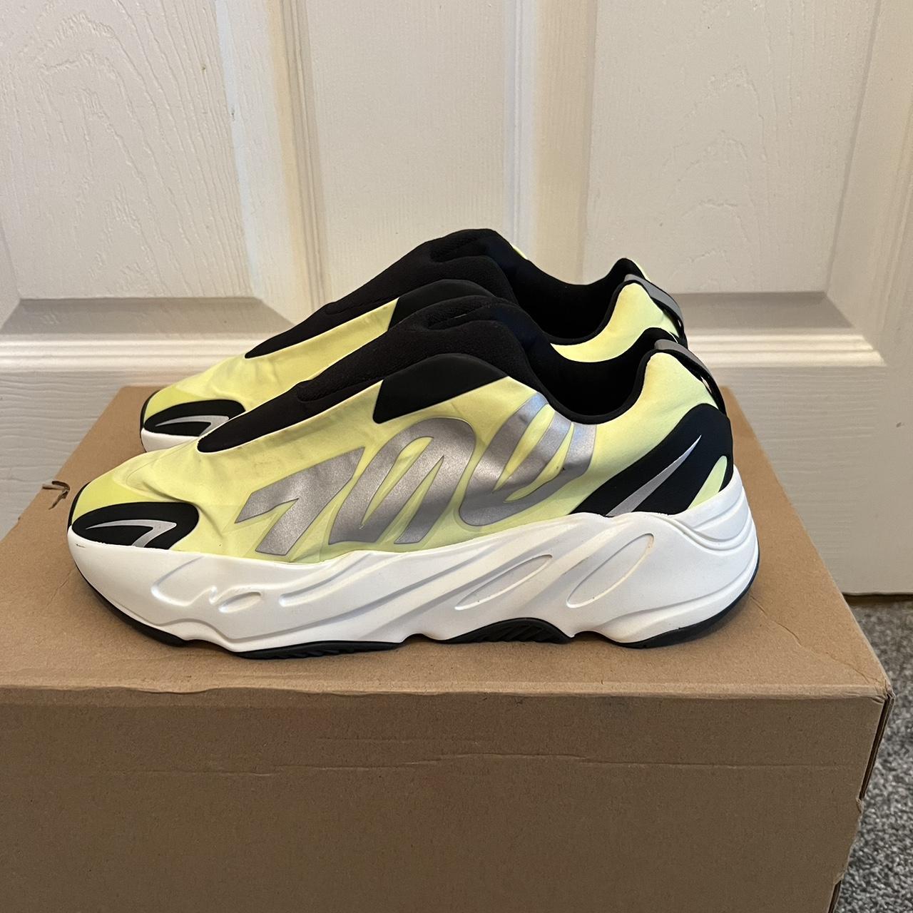 yeezy 700 mnvn phosphor