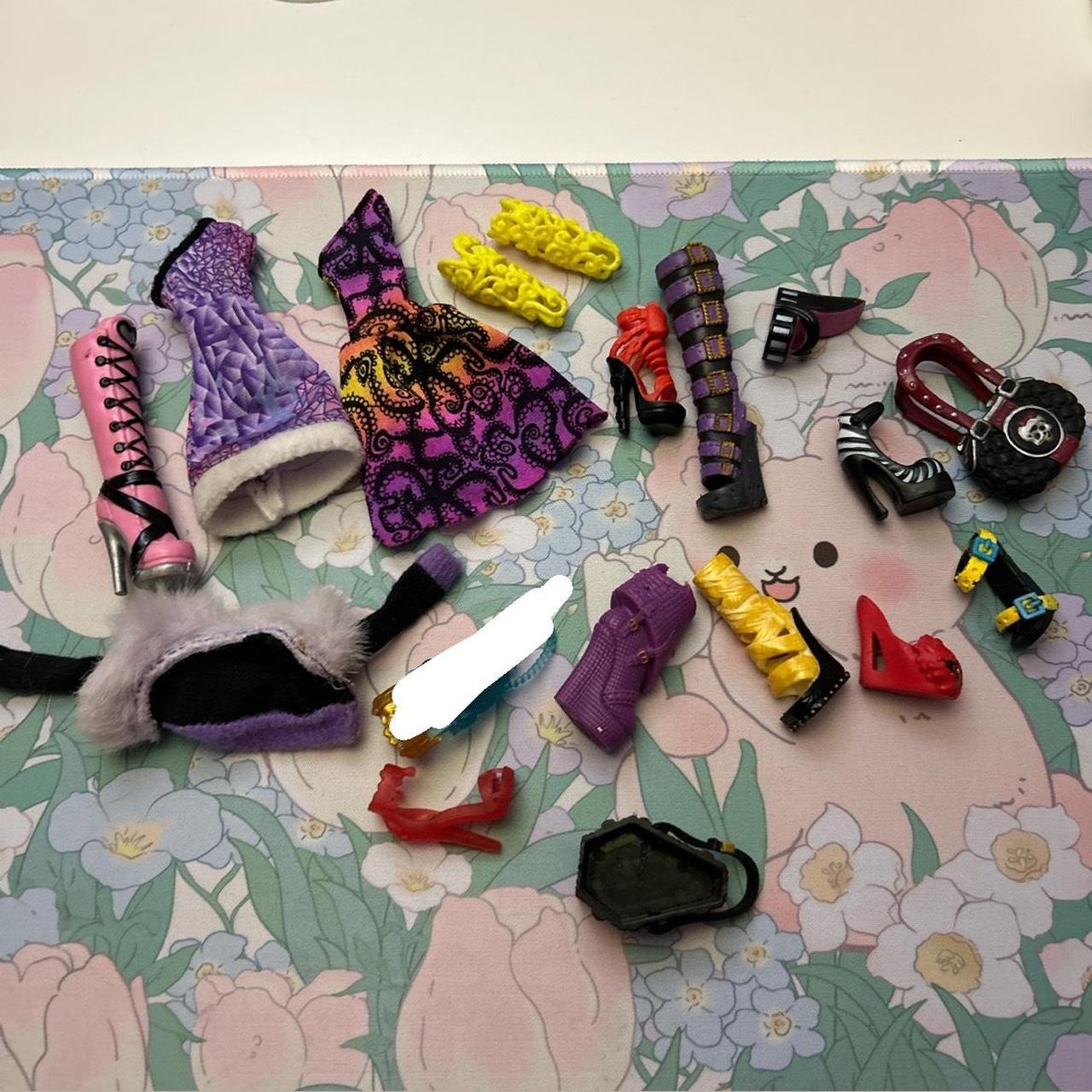 Monster High Wave 1 Accessories Lot Drac shoe... - Depop