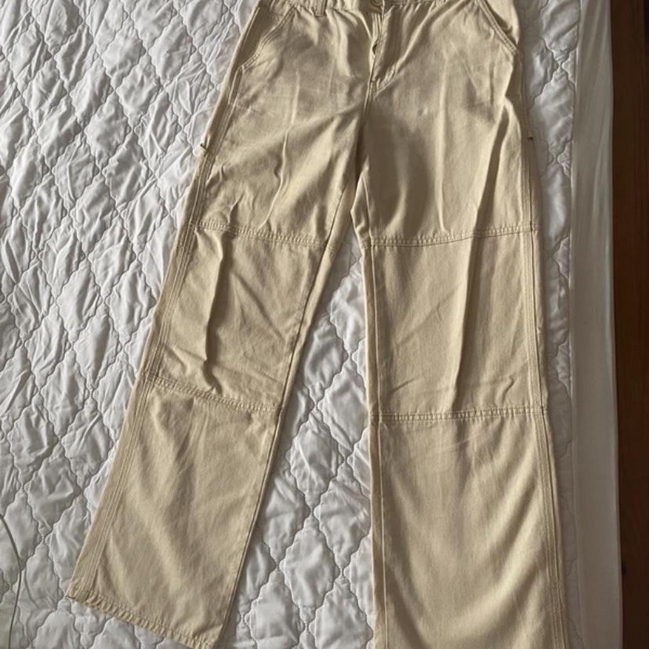 Tan cargos Butt hugging Very flattering - Depop