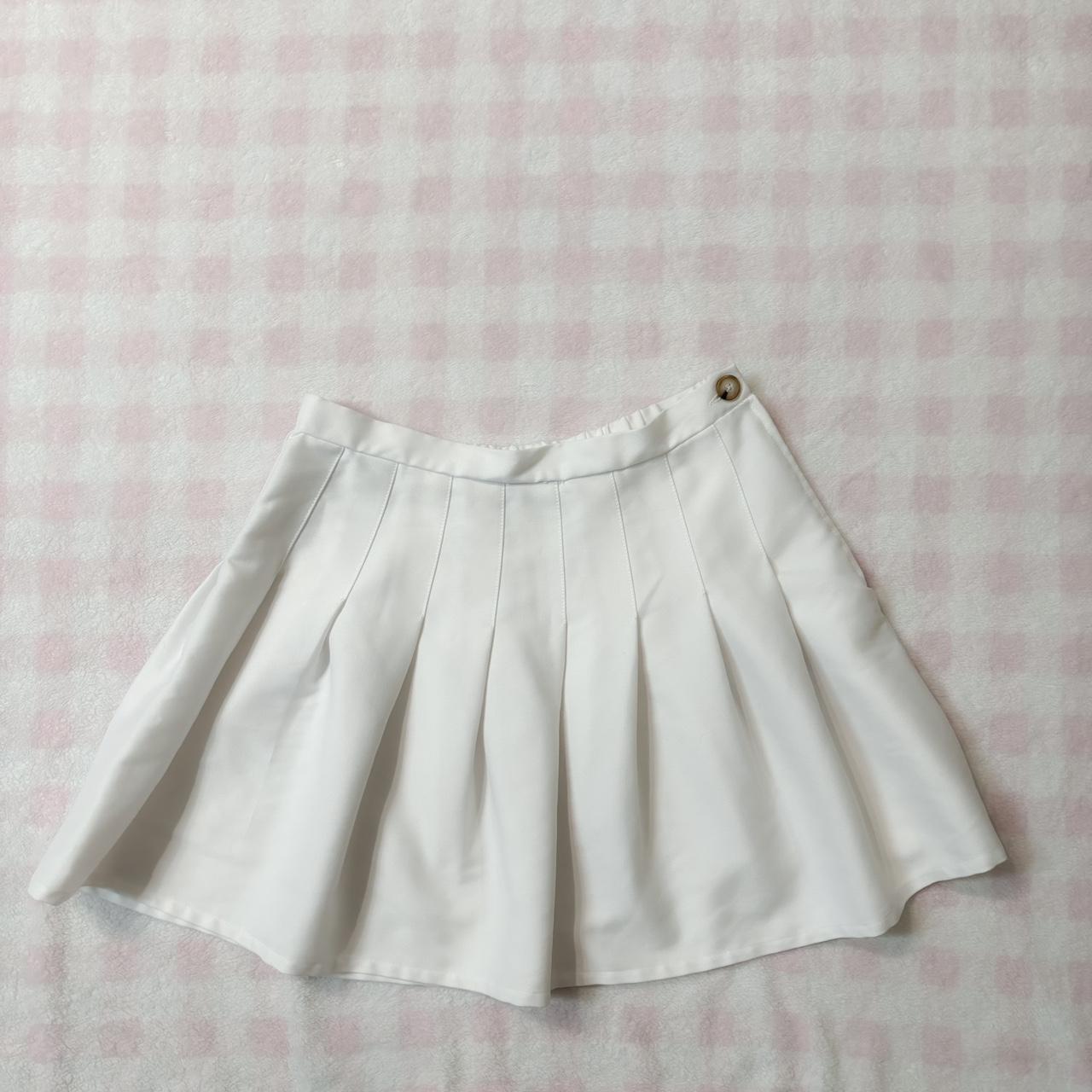 white pleated tennis skirt. size medium from target. Depop