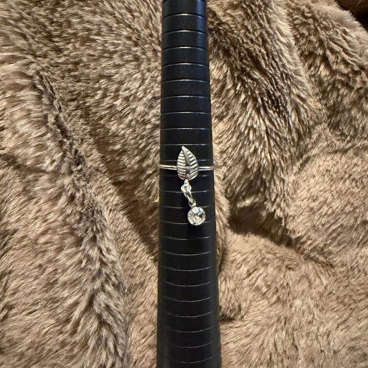 Women's Ring - Black/Silver – Silver leaf ring wi… - image 1