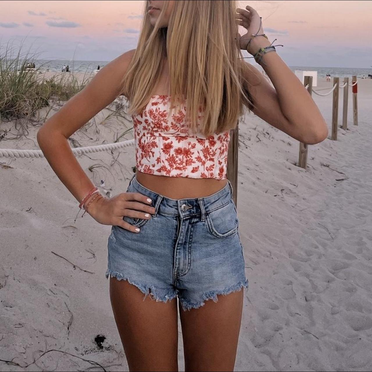 selling these zara shorts, size 2, stretchy and... - Depop