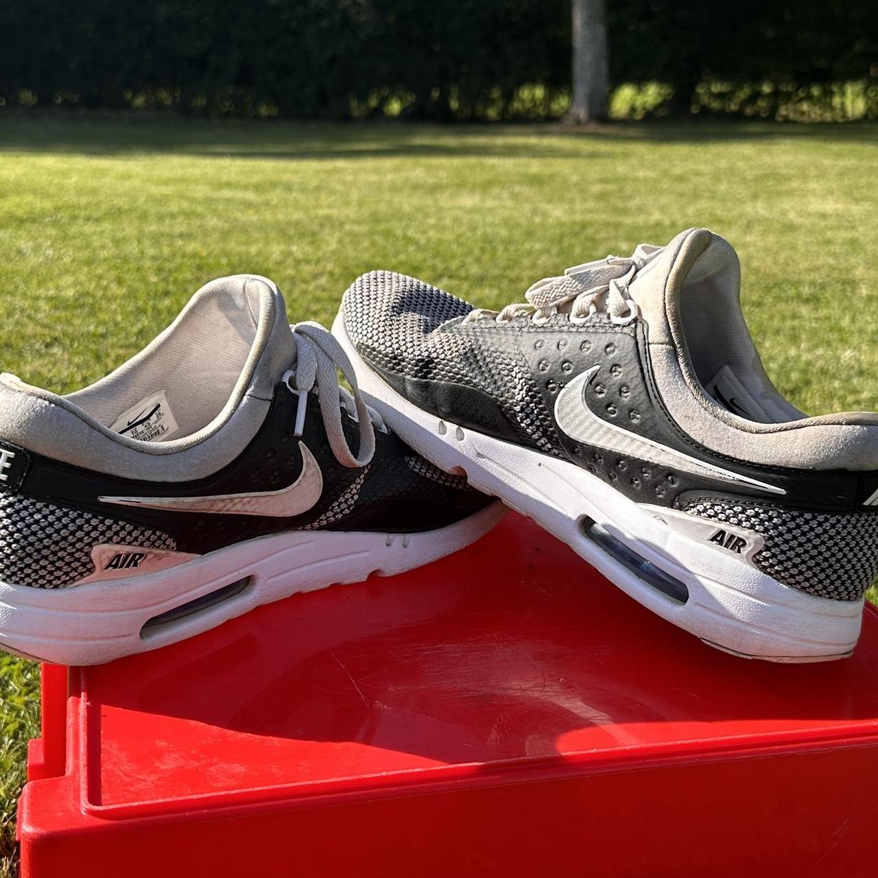 Black and white air max zero best sale