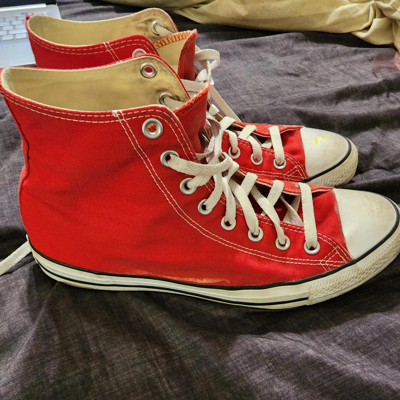 Converse Men's Red and White Trainers | Depop