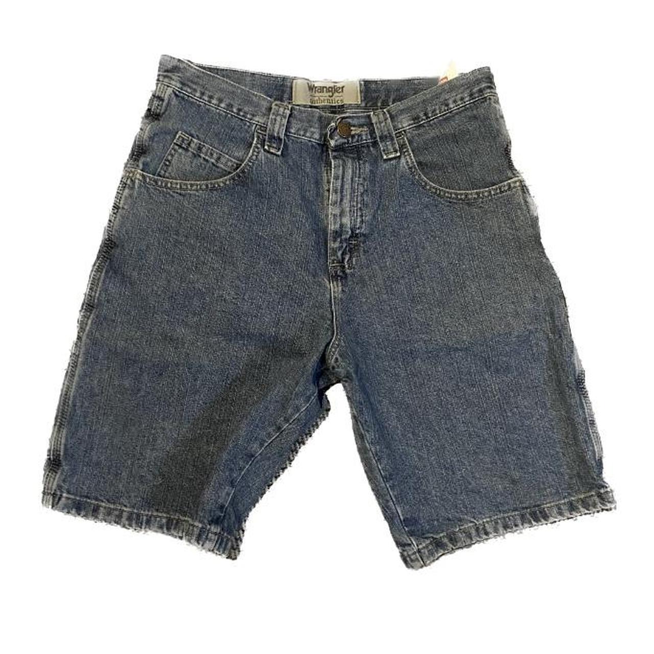 wrangler carpenter jorts size: 30 message me for... - Depop