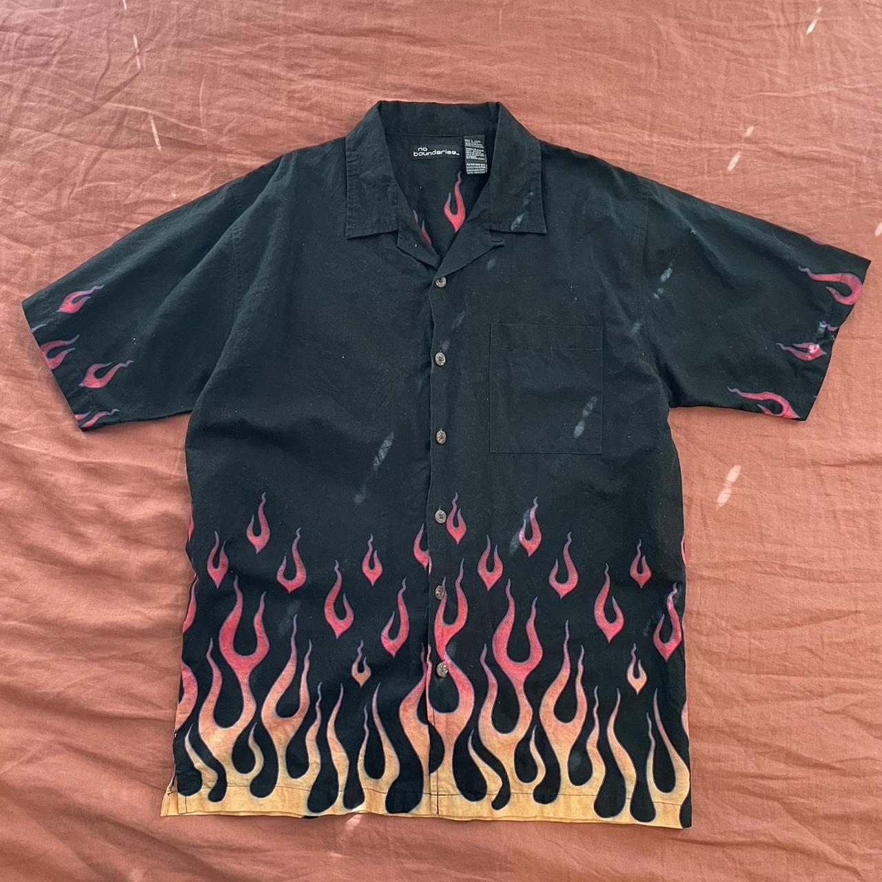 No Boundaries y2k flame shirt Size: L In great... - Depop