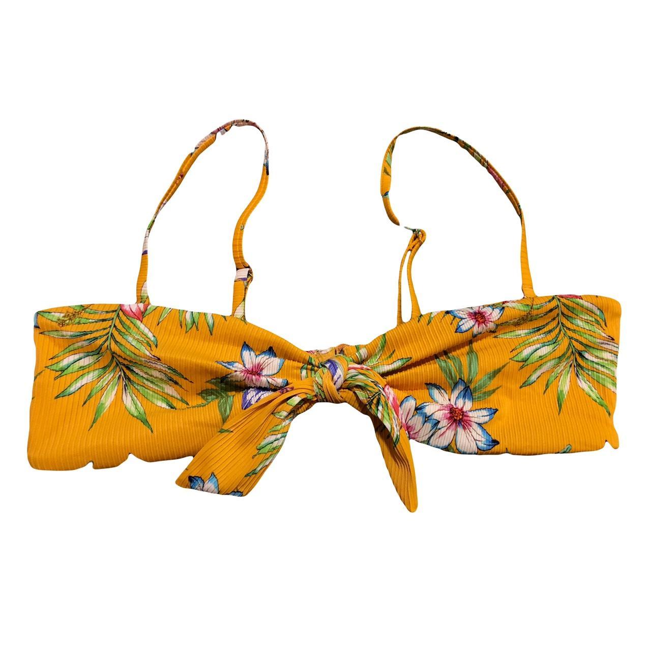 Cute floral bikini Wore it once the top is too small - Depop