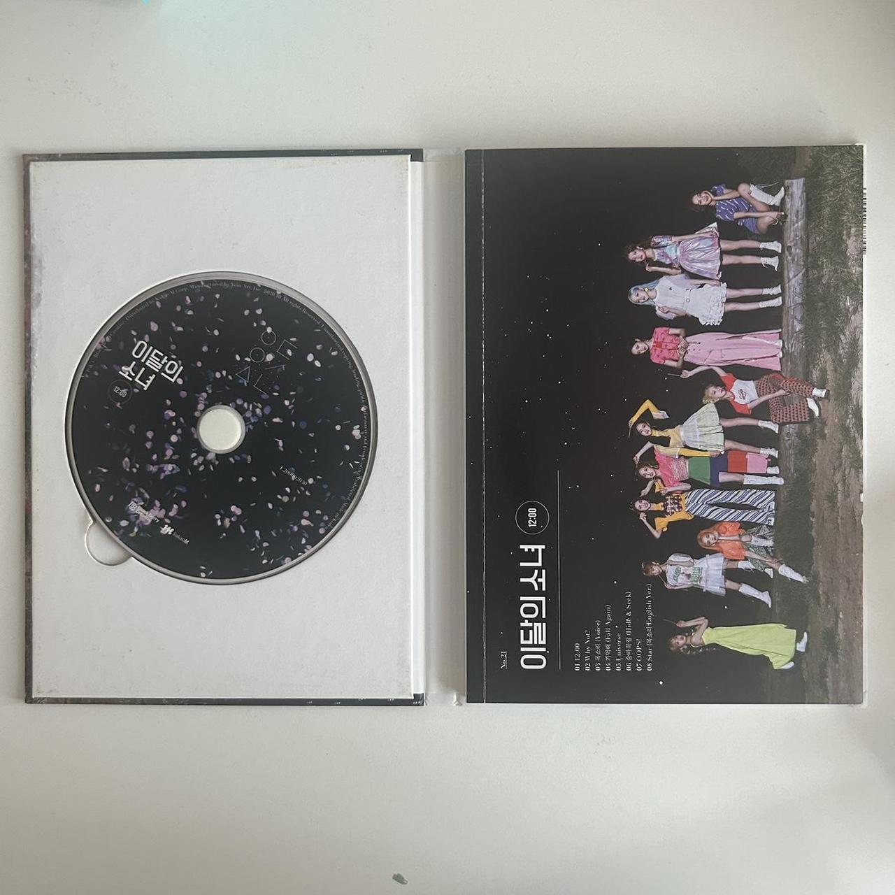 Loona 12:00 All Member Signed *Slight 2024 Damages*