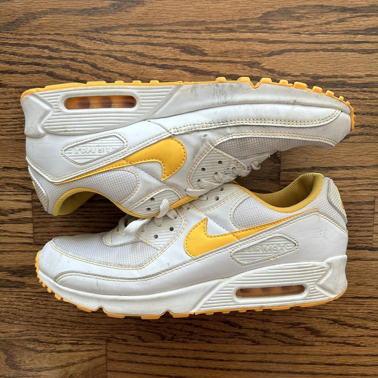 Nike Men's White and Yellow Trainers | Depop